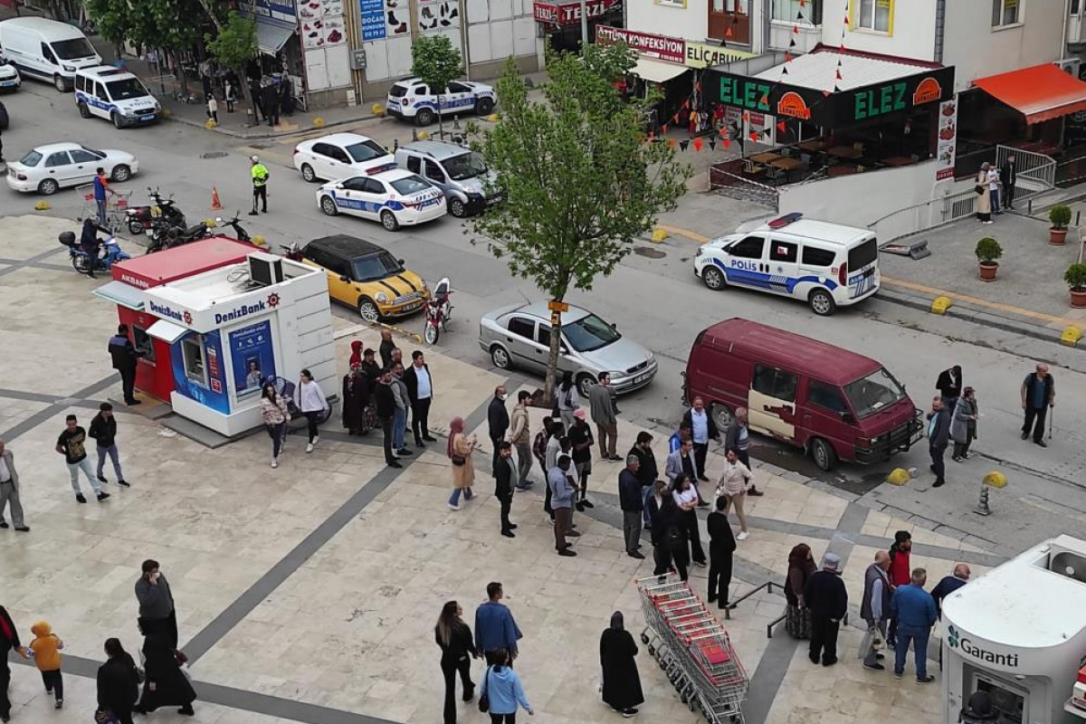 Beylik tabancasından çıkan kurşunla vurulan polis memuru hayatını kaybetti