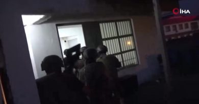 Binlerce Amerikan Doları, Euro, külçe gümüş ve altınlarla yakalandılar