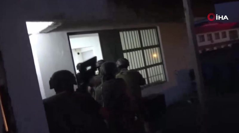 Binlerce Amerikan Doları, Euro, külçe gümüş ve altınlarla yakalandılar