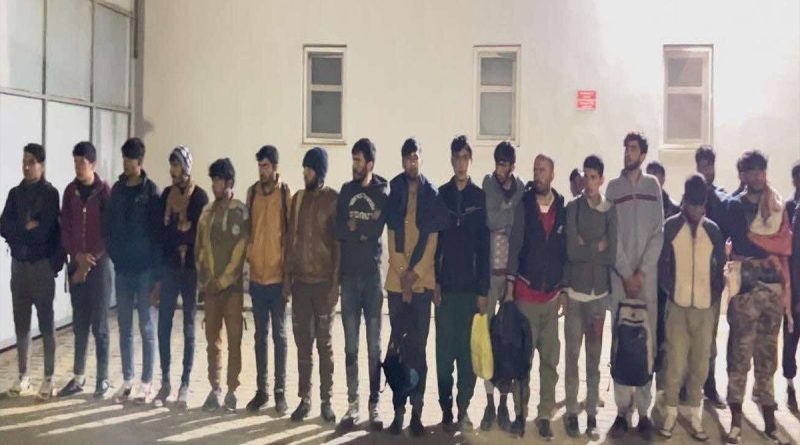Bitlis’te 42 düzensiz göçmen yakalandı