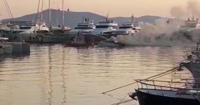 Bodrum’da tekne alev alev yandı