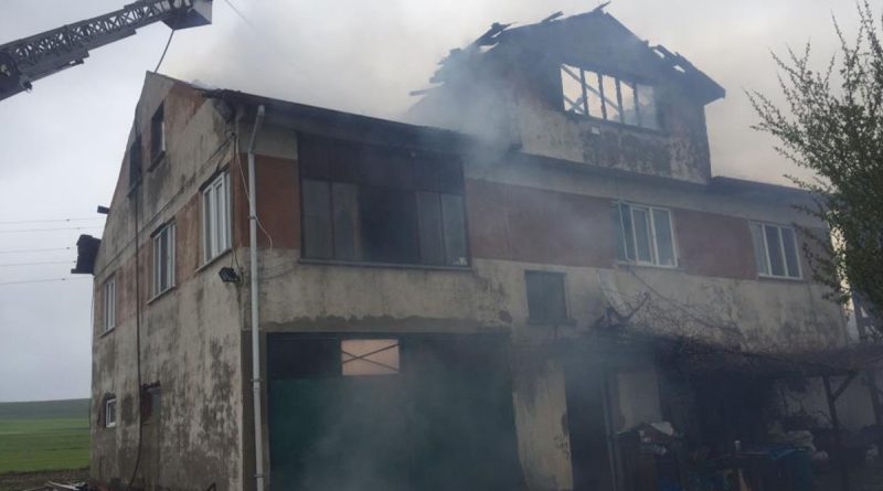 Bolu’da yanan ev kullanılamaz hale geldi