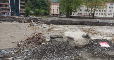 Bozkurt’ta geçici 3 köprü ulaşıma kapatıldı