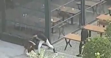 Bursa‘da alkollü genç, kız arkadaşını sokak ortasında darp etti