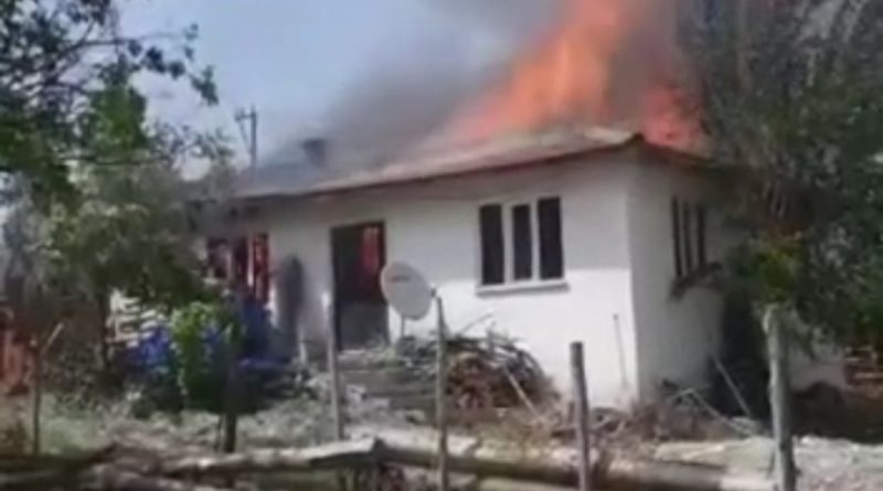 Bursa'da çıkan yangında iki ev ve bir traktör küle döndü