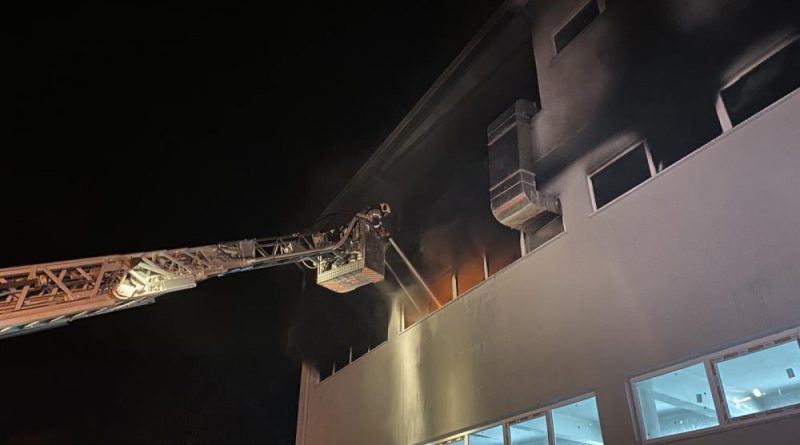 Bursa'da korkutan fabrika yangını !