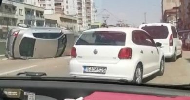 Bursa’da otomobil düz yolda takla attı