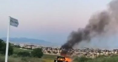 Bursa'da sahibinin gözü önünde aracı alev alev yandı