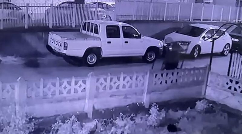 Bursa'da soğukkanlı hırsız bahçe kapısını çaldı