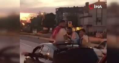 Büyükçekmece'de trafikte tehlikeli asker eğlencesi