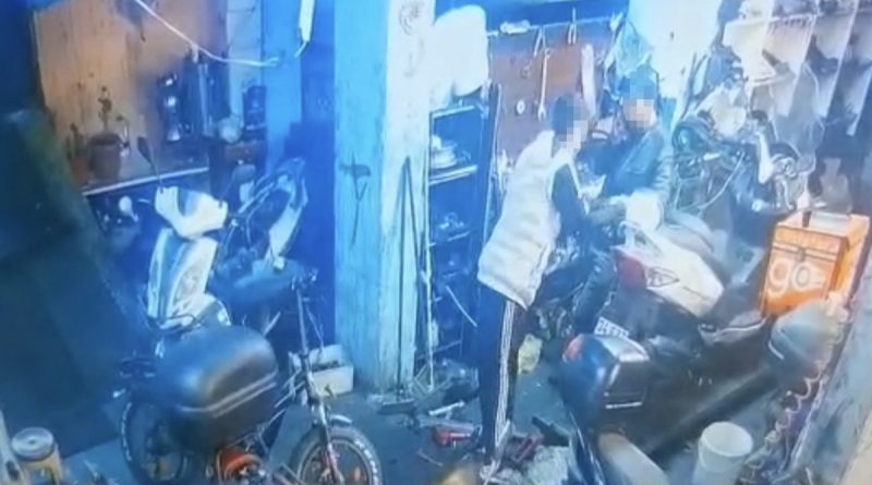 Çalınan motorunu parçasından tanıyınca hırsızlar yakayı ele verdi!