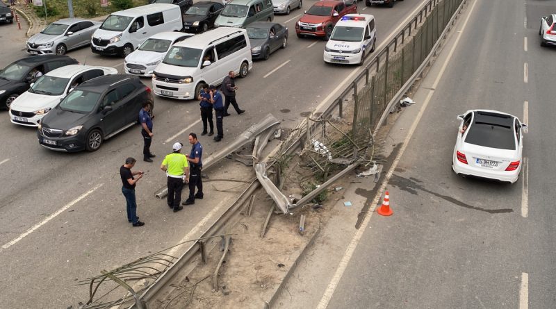 Çekmeköy Şile Otoyolunda kaza: 1'i ağır 3 yaralı