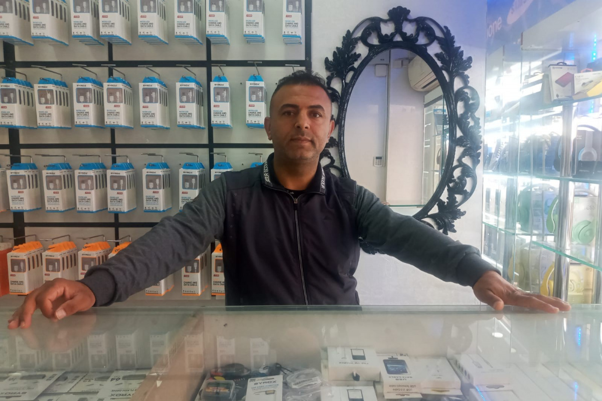 Cep telefonu hırsızlığı kameraya yansıdı