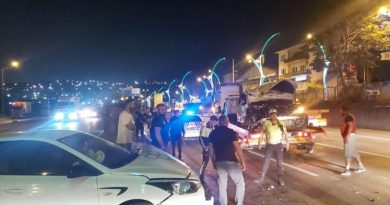 D-100’de üç araç birbirine girdi: 4 yaralı