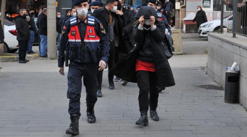 Define ararken 25'er yıl hapse mahkum oldular