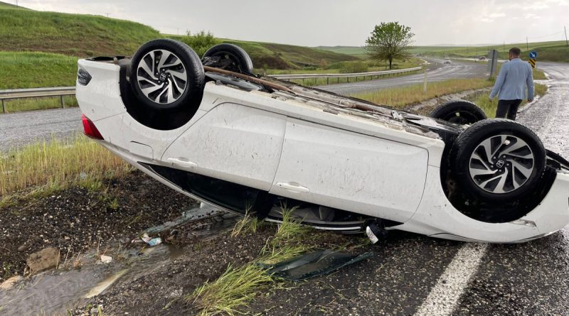 Diyarbakır’da yağışlar kazaya neden oldu: 6 yaralı