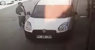 Dükkanın önündeki aracı saniyeler içinde çaldı