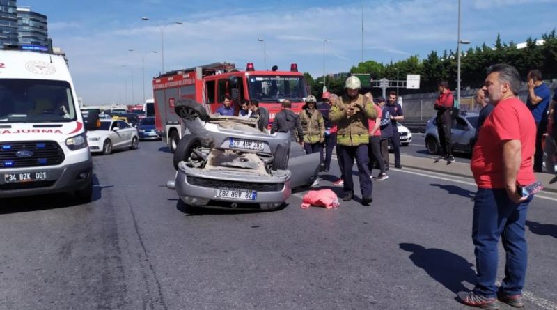 E-5 karayolunda feci kaza kamerada: 1'i hamile 3 yaralı