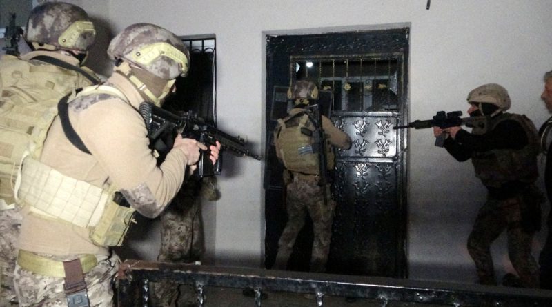 Edirne merkezli 4 ildeki FETÖ operasyonunda 12 şüpheliden 2’si tutuklandı