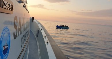 Ege sularında göçmen hareketliliği sürüyor