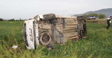Elazığ’da hafif ticari araç şarampole uçtu: 8 yaralı