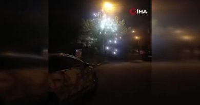 Elektrik kabloları bomba gibi patladı