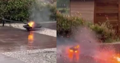 Elektrikli scooter alev aldı, patlama anı kameraya yansıdı
