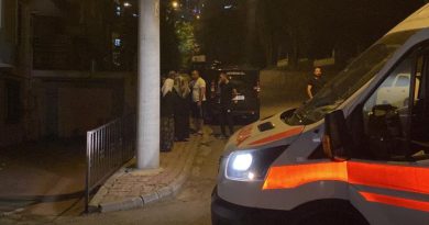 Ev arkadaşlarının tartışması kanlı bitti: Tartıştığı ev arkadaşını bıçaklayıp kaçtı