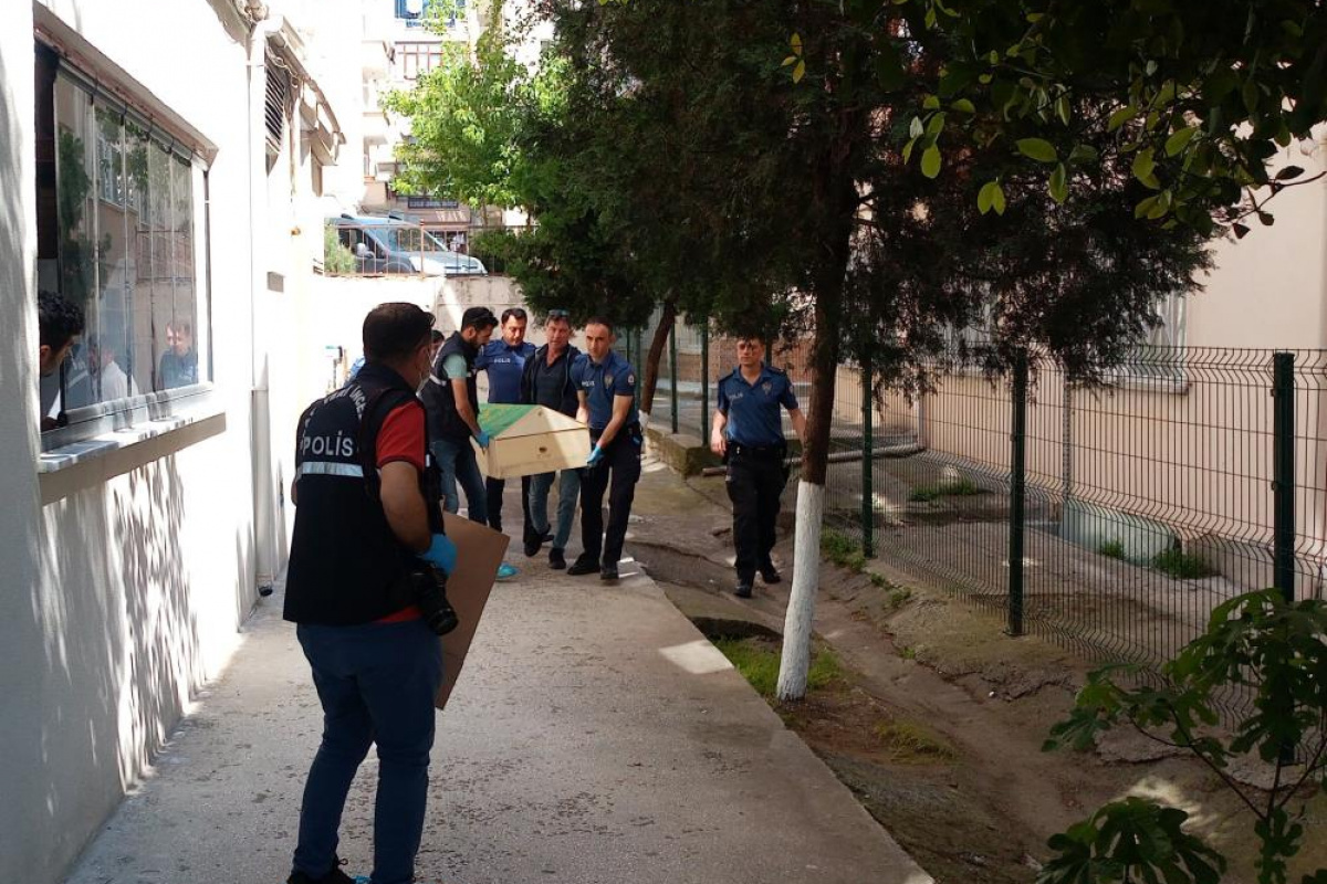 Evinin balkonunda ölü bulundu