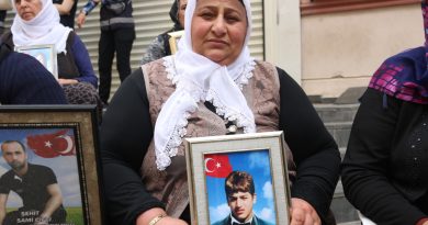 Evlat nöbetindeki anneden oğluna çağrı