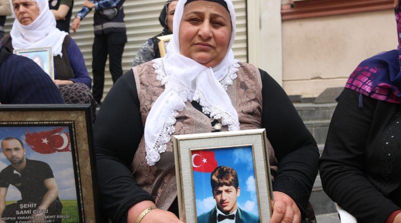 Evlat nöbetindeki anneden oğluna çağrı