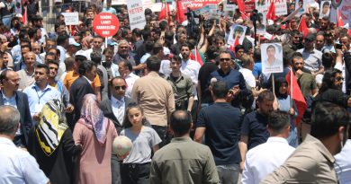 Evlat nöbetinin 1000’inci gününde 10 bin kişiyle yürüyüş