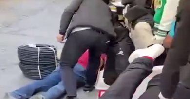 Fatih'te husumetli iki esnaf arasında silahlı çatışma: 1'i polis 6 yaralı