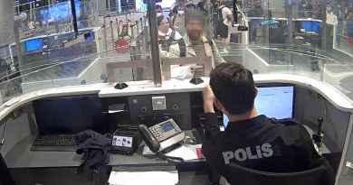 FETÖ’den aranan şüpheli, sahte pasaportla Türkiye’ye girmek isterken yakalandı
