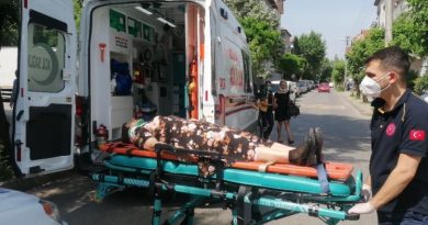 Gebze'de otomobil minibüsle çarpıştı: 2 yaralı