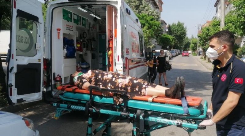 Gebze'de otomobil minibüsle çarpıştı: 2 yaralı