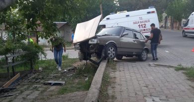 Gediz’de trafik kazası: 3 yaralı