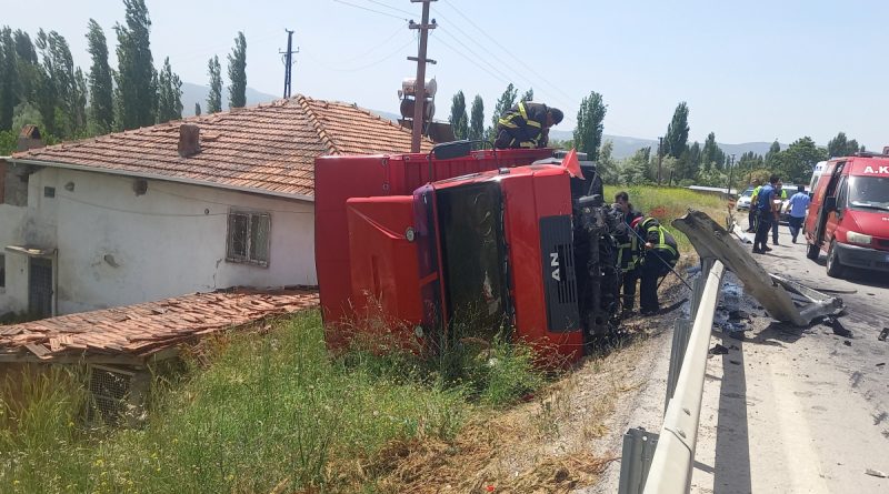 Gediz’de trafik kazasında faciadan dönüldü