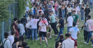 Gençlik festivalinde yumruk ve tekmeler havada uçuştu