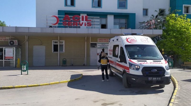 Hasta yakınları ambulansı kaçırmak istedi