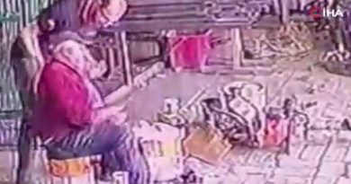 Heimlich manevrası hayat kurtardı: O anlar kameraya yansıdı