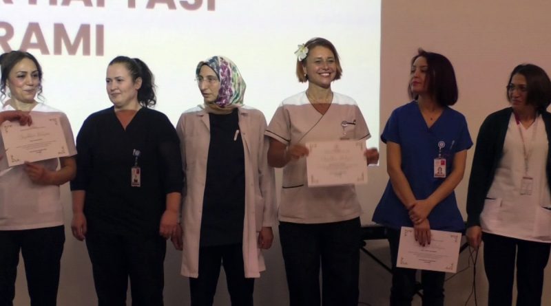 Hemşireler Günü’nde “Hastanenin Enleri”ni seçtiler