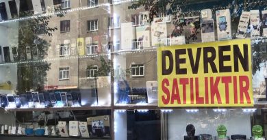 Hırsızlar canına tak etti, dükkanını satılığa çıkardı