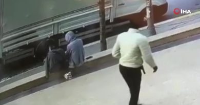 İki arkadaşın koyu sohbeti pahalıya patladı