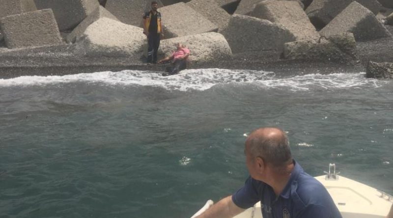‘İntihar edeceğim’ dedi, sahilde yatarken bulundu