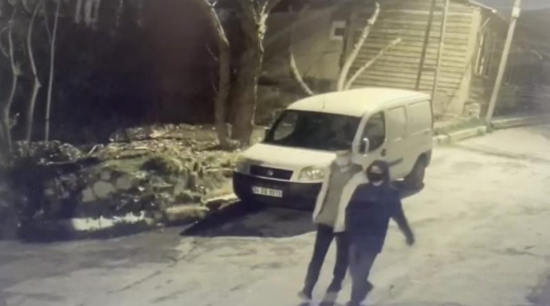 İstanbul'da 9 ev soyan hırsızlar kamerada