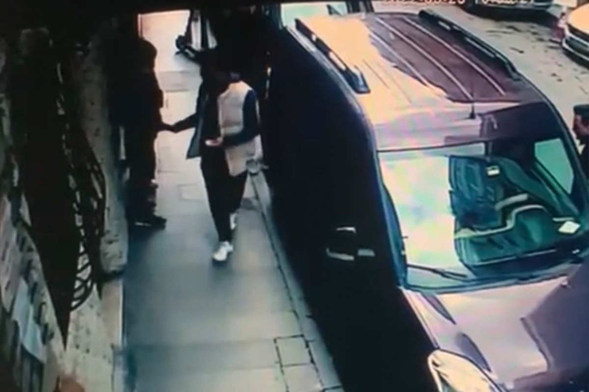 İstanbul’da 'Hazır mı' şifresini çözen polis torbacıyı suçüstü yakaladı