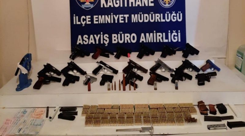 İstanbul’da silah kaçakçılığı operasyonu: 22 tabanca ve binlerce mermi ele geçirildi