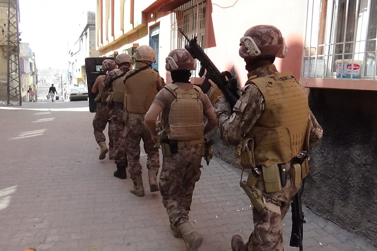 Van’da terör operasyonu: 13 gözaltı