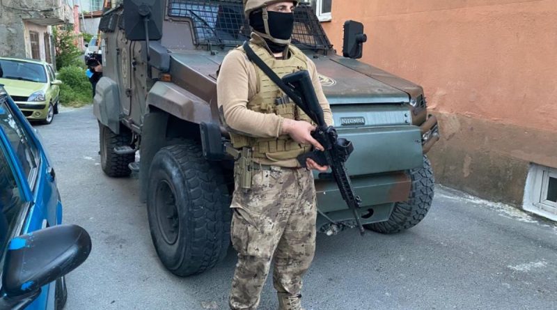 İstanbul Emniyet Müdürlüğü tarafından şafak vakti eş zamanlı uyuşturucu operasyonu